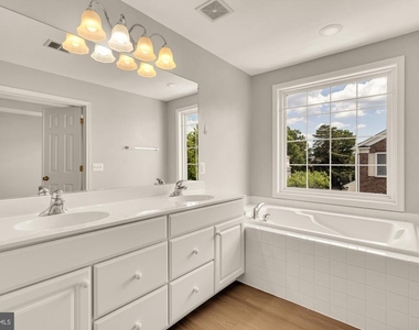 2513 Bronze Stone Place - Photo Thumbnail 32