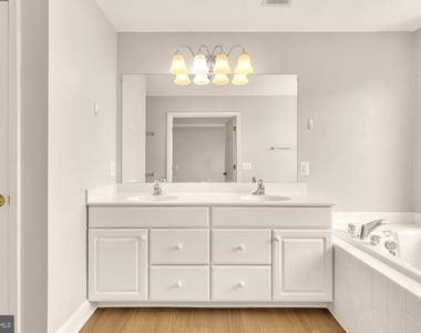 2513 Bronze Stone Place - Photo Thumbnail 31