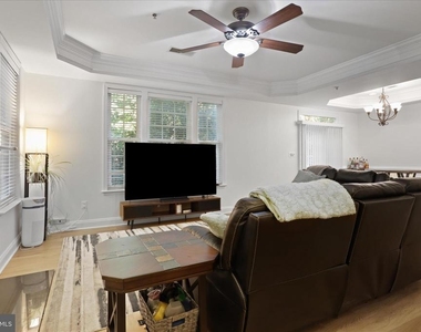 7124 Huntley Creek Place - Photo Thumbnail 3