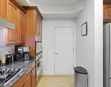 7124 Huntley Creek Place - Photo Thumbnail 10