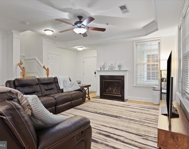 7124 Huntley Creek Place - Photo Thumbnail 6