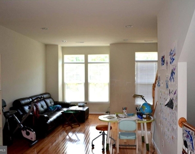 3100 Waterloo Lane - Photo Thumbnail 10