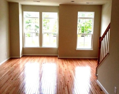 3100 Waterloo Lane - Photo Thumbnail 9