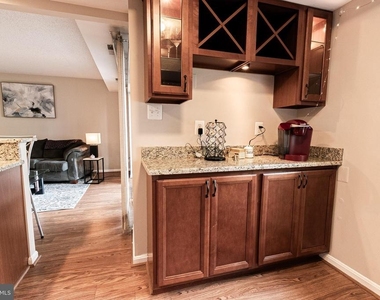10208 Bushman Drive - Photo Thumbnail 11