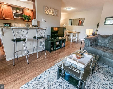 10208 Bushman Drive - Photo Thumbnail 12