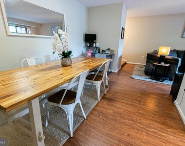 10208 Bushman Drive - Photo Thumbnail 14