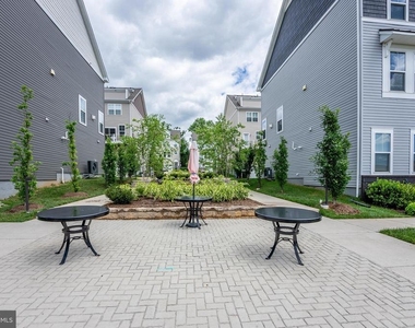 6069 Dreher Court - Photo Thumbnail 19