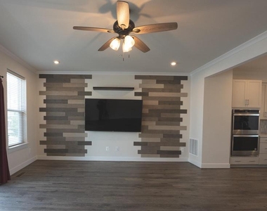 6069 Dreher Court - Photo Thumbnail 4