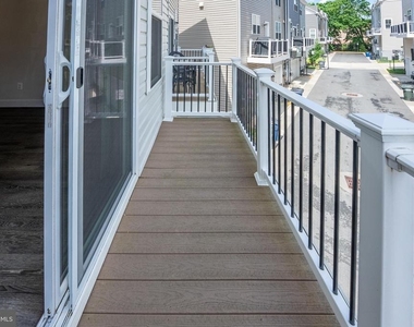 6069 Dreher Court - Photo Thumbnail 7