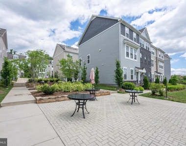 6069 Dreher Court - Photo Thumbnail 18
