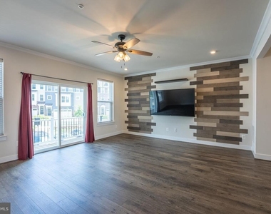 6069 Dreher Court - Photo Thumbnail 5