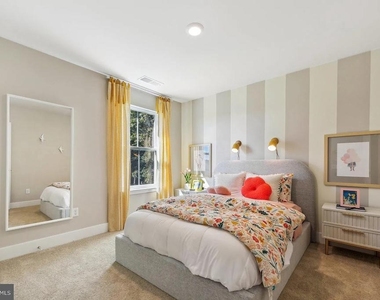 111 Charing Cross Drive - Photo Thumbnail 20