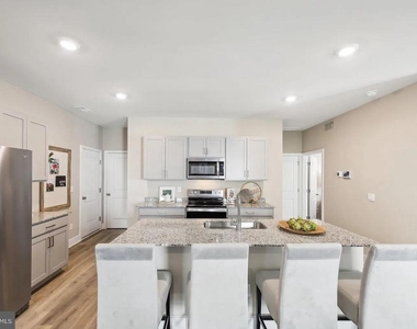 111 Charing Cross Drive - Photo Thumbnail 4