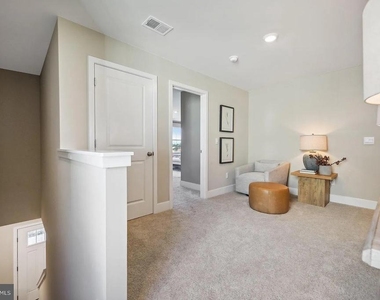 111 Charing Cross Drive - Photo Thumbnail 25