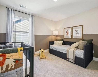 111 Charing Cross Drive - Photo Thumbnail 22