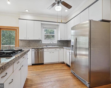 72 Erin Drive - Photo Thumbnail 8