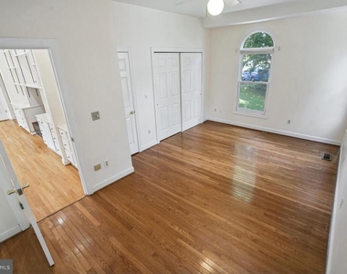 72 Erin Drive - Photo Thumbnail 15