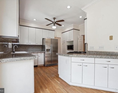 72 Erin Drive - Photo Thumbnail 6