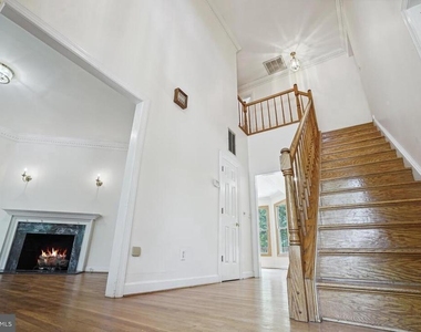 72 Erin Drive - Photo Thumbnail 2