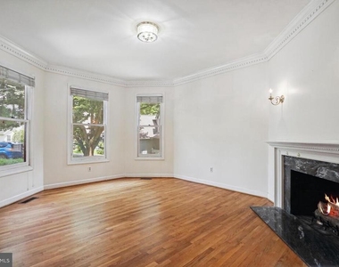 72 Erin Drive - Photo Thumbnail 4