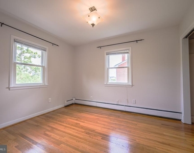 21 W Taylor Run Parkway W - Photo Thumbnail 7