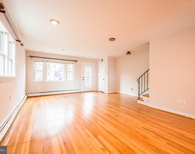21 W Taylor Run Parkway W - Photo Thumbnail 5