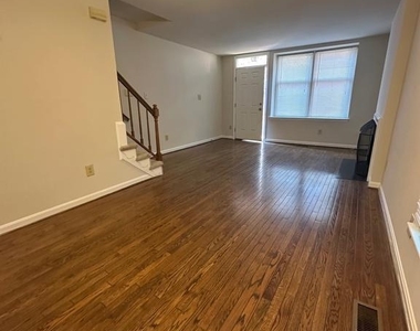 529 Colecroft Court - Photo Thumbnail 3