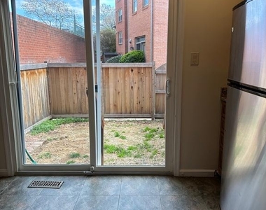 529 Colecroft Court - Photo Thumbnail 7