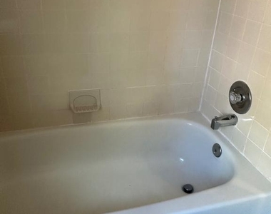 529 Colecroft Court - Photo Thumbnail 9