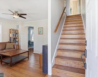2147 S Oakland Street - Photo Thumbnail 3