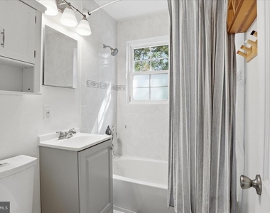 2147 S Oakland Street - Photo Thumbnail 14