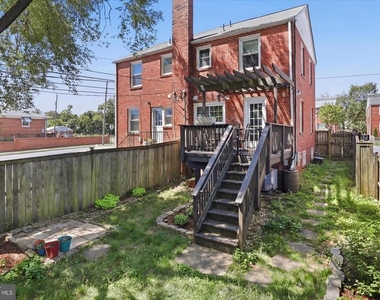 2147 S Oakland Street - Photo Thumbnail 20