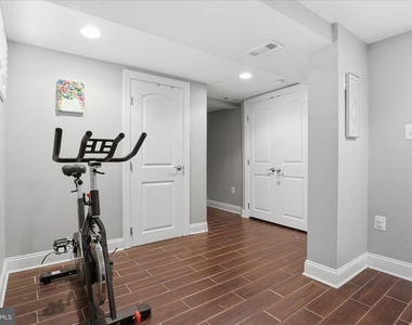 2147 S Oakland Street - Photo Thumbnail 18