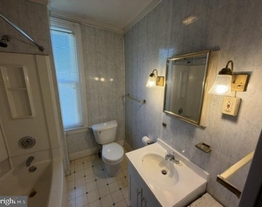 118 1/2 Broadway - Photo Thumbnail 4