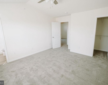101 Pacer Drive - Photo Thumbnail 4