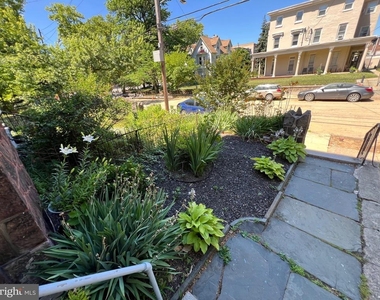 521 S 41st Street - Photo Thumbnail 2