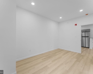 2600 S 7th Street - Photo Thumbnail 8