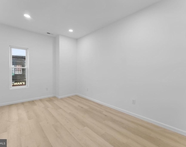 2600 S 7th Street - Photo Thumbnail 9