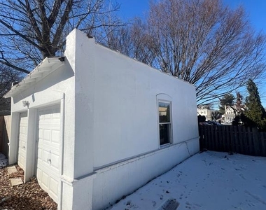 482 Martin Street - Photo Thumbnail 1