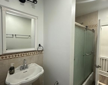 482 Martin Street - Photo Thumbnail 9