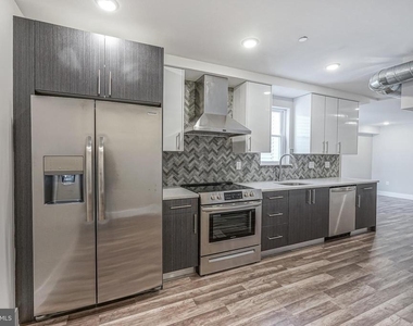 1070 N Front Street - Photo Thumbnail 8