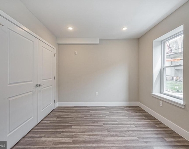 1070 N Front Street - Photo Thumbnail 15