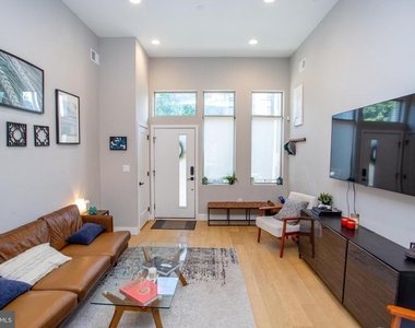1815 Ingersoll Street - Photo Thumbnail 9