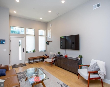 1815 Ingersoll Street - Photo Thumbnail 8