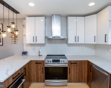 1815 Ingersoll Street - Photo Thumbnail 18