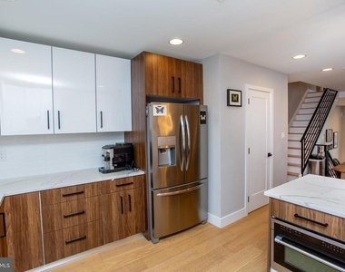 1815 Ingersoll Street - Photo Thumbnail 20