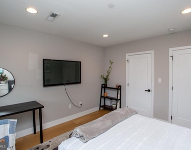 1815 Ingersoll Street - Photo Thumbnail 34