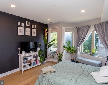 1815 Ingersoll Street - Photo Thumbnail 24