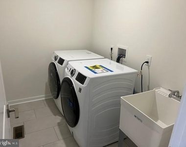 13499 Damar Drive - Photo Thumbnail 9