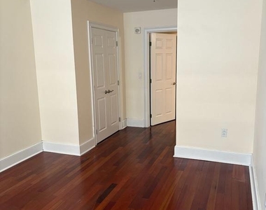 1500 Chestnut Street - Photo Thumbnail 21
